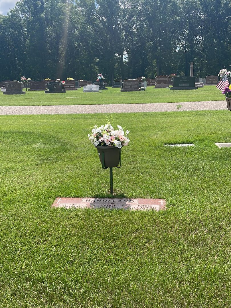 Thomas Handeland's grave. Photo 1