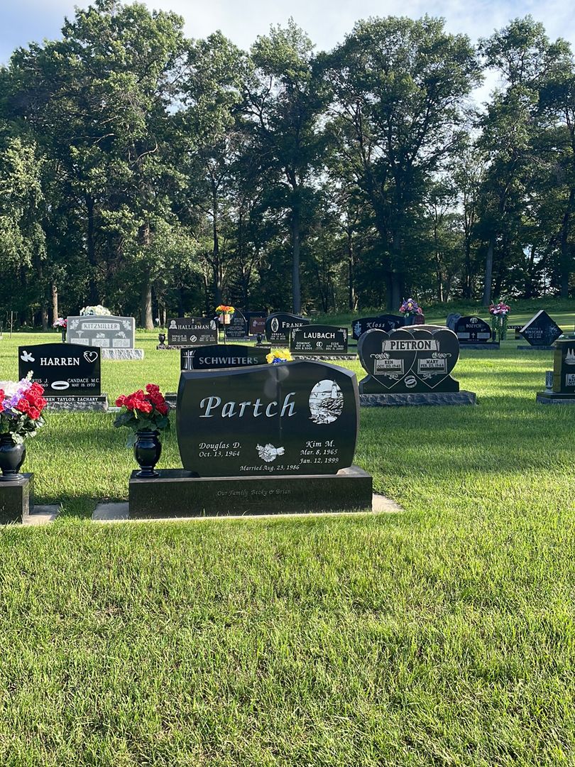 Kim M. Partch's grave. Photo 1