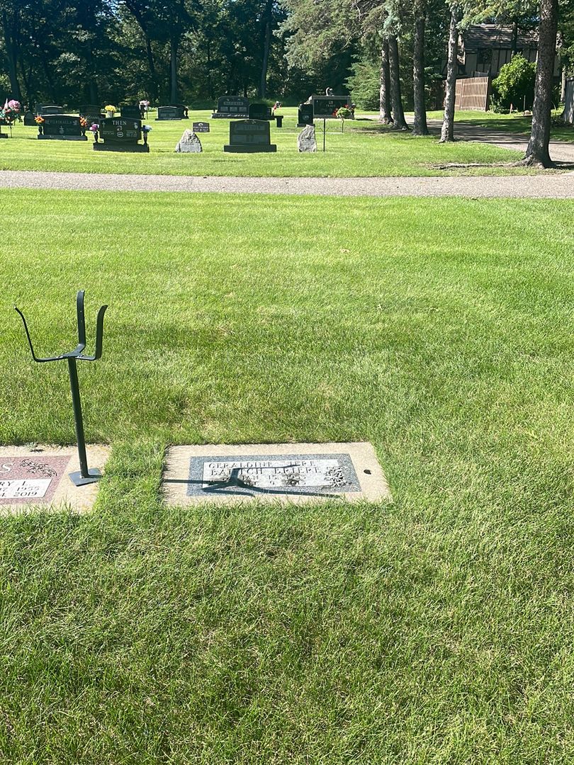 Geraldine "Jere" Bautch Briere's grave. Photo 1