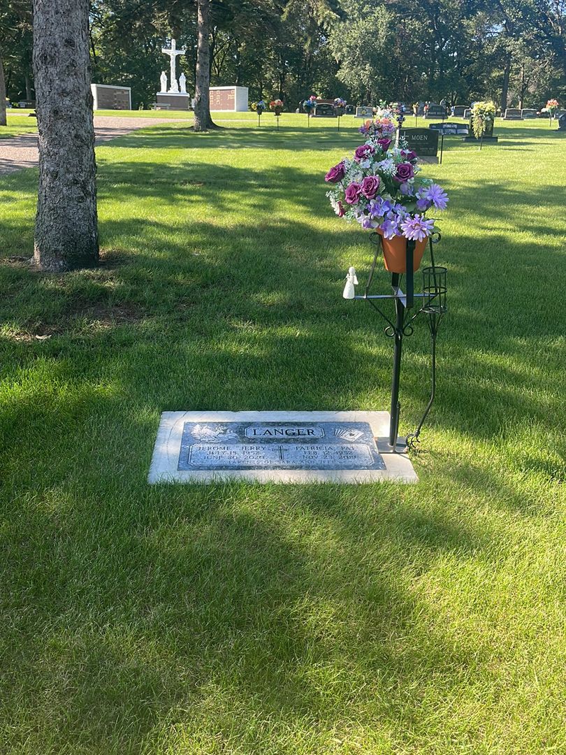 Jerome "Jerry" Langer's grave. Photo 1