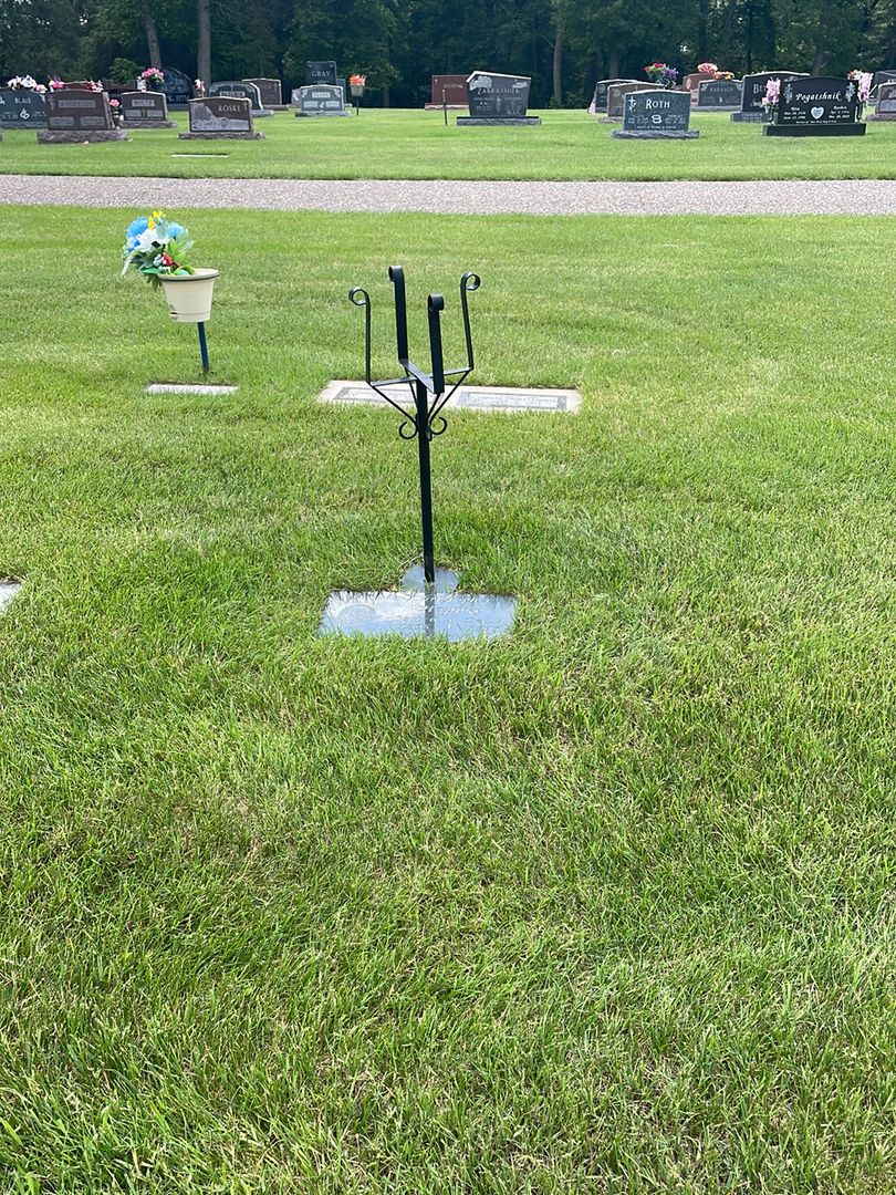 Brandon Christopher Happke's grave. Photo 1
