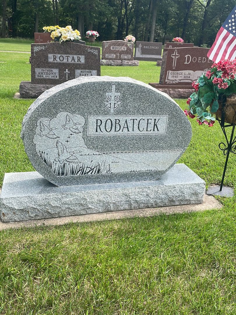 Anthony J. Robatcek's grave. Photo 1