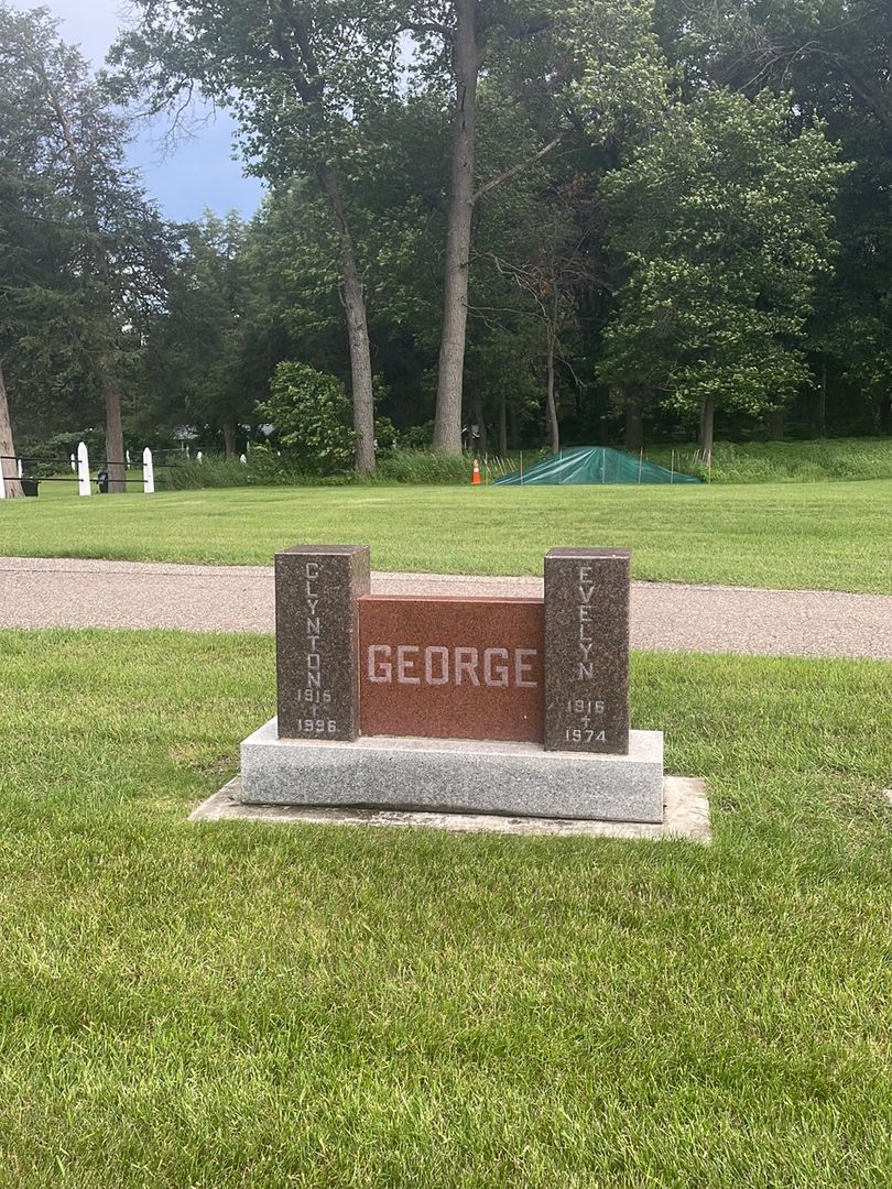 Evelyn George's grave. Photo 1