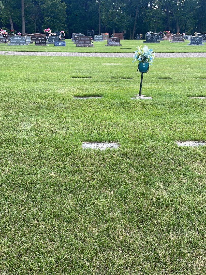 Paula Lynn Dickinson's grave. Photo 1