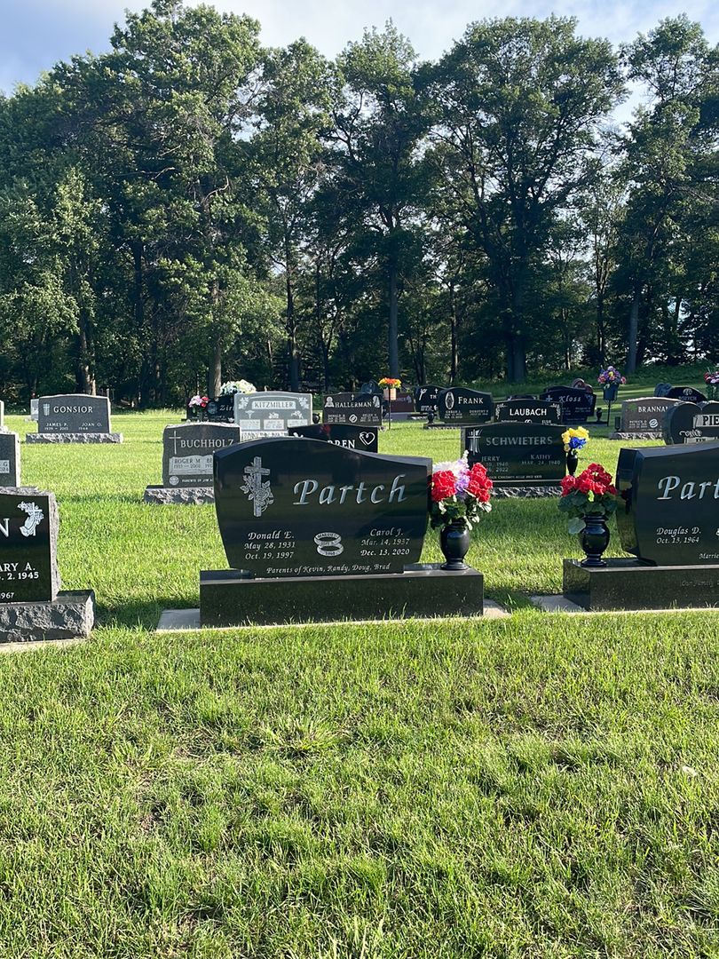 Donald E. Partch's grave. Photo 1