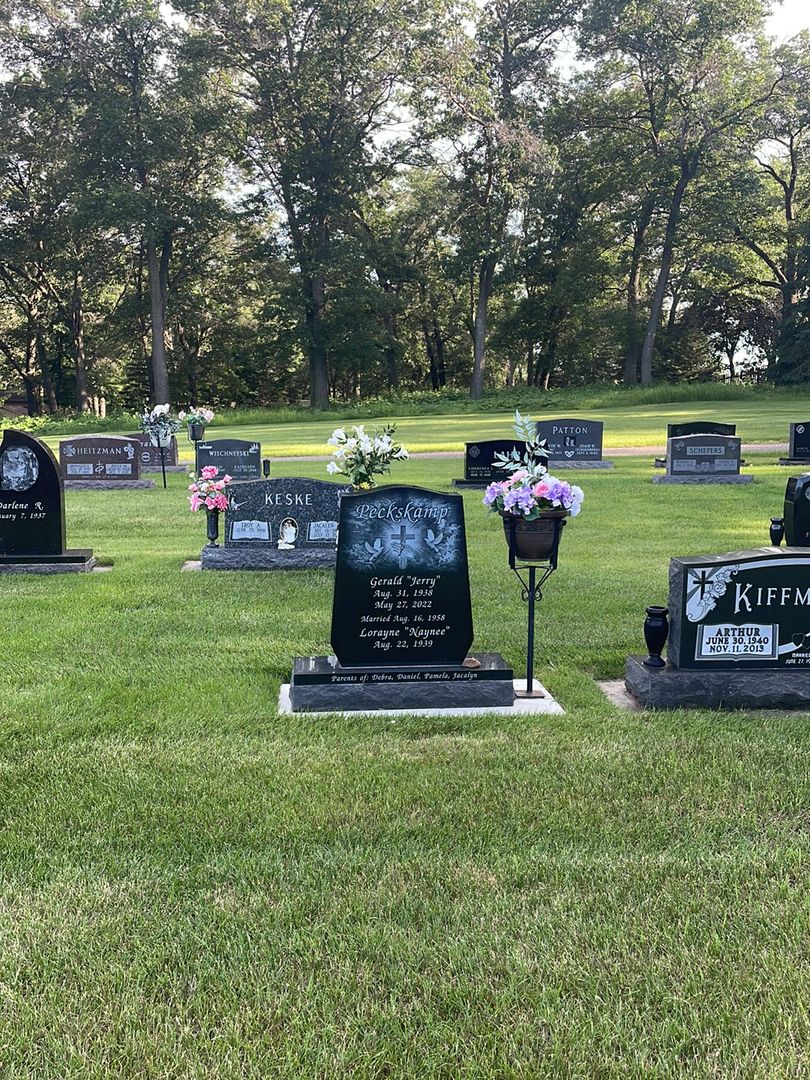 Gerald "Jerry" Peckskamp's grave. Photo 1