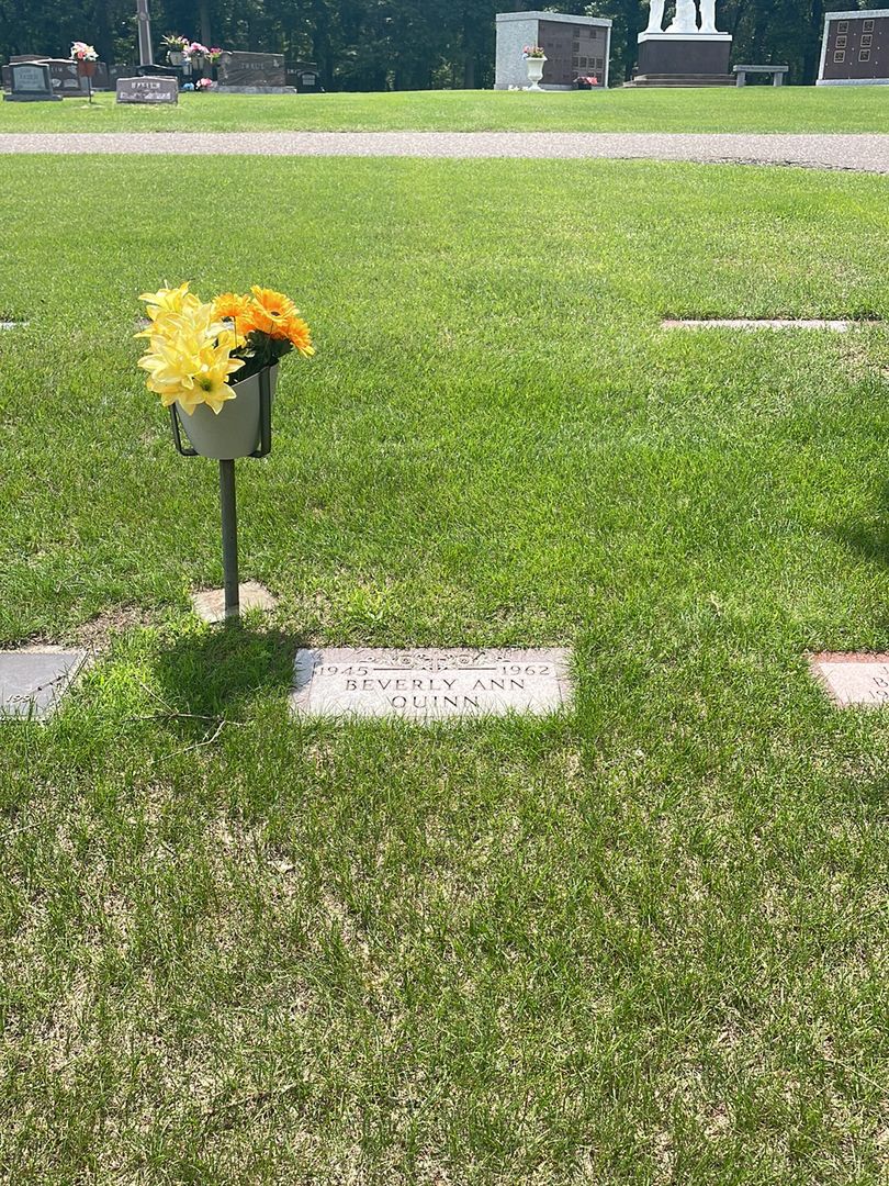 Beverly Ann Quinn's grave. Photo 1
