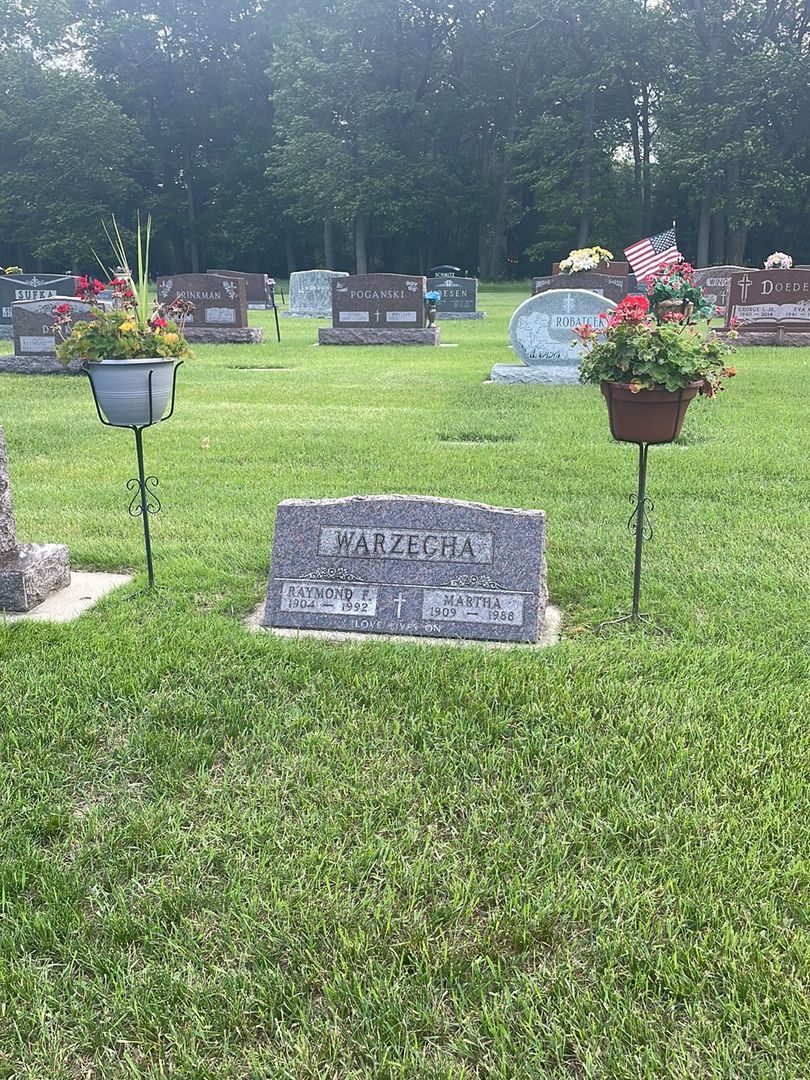 Martha Warzecha's grave. Photo 1
