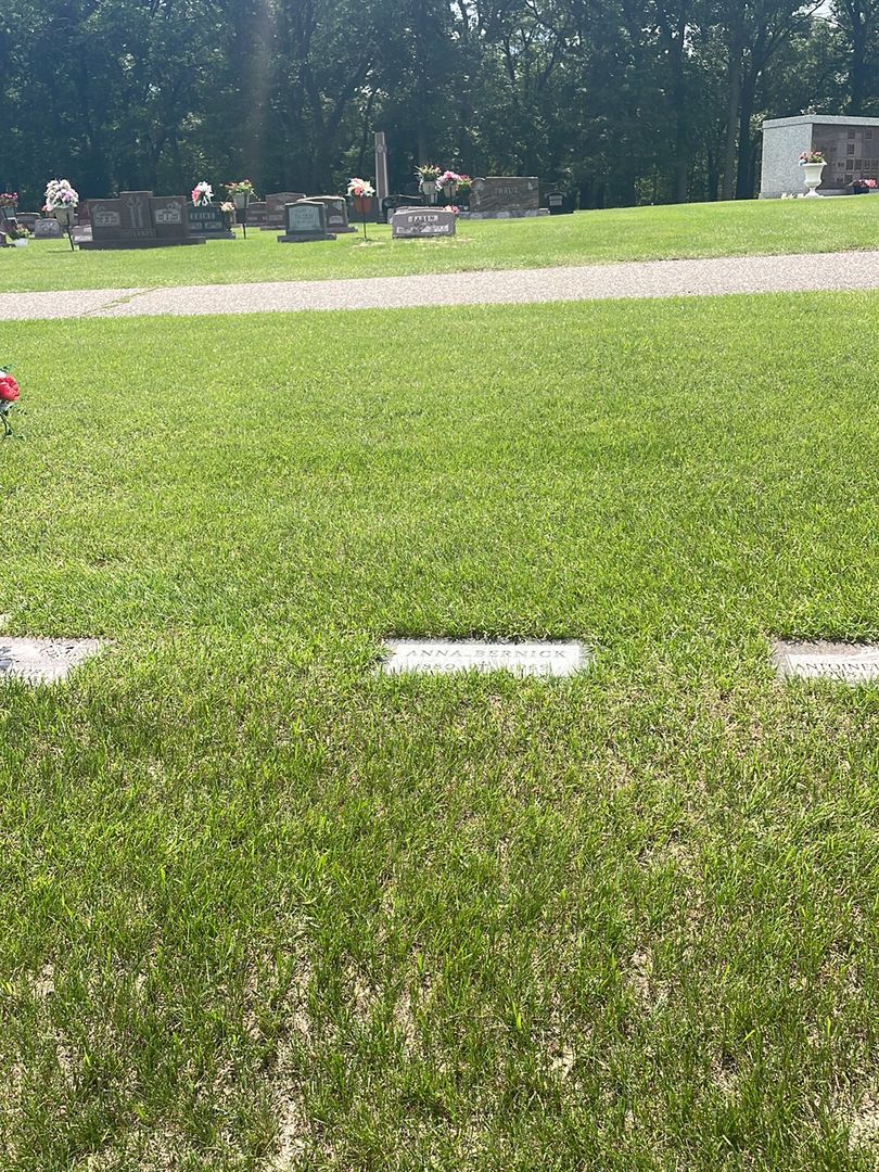 Anna Bernick's grave. Photo 1