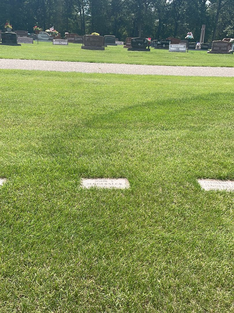 John S. Jenderseck's grave. Photo 1