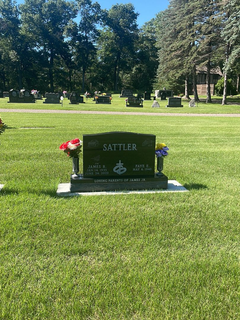 James R. "Jim" Sattler Senior's grave. Photo 1