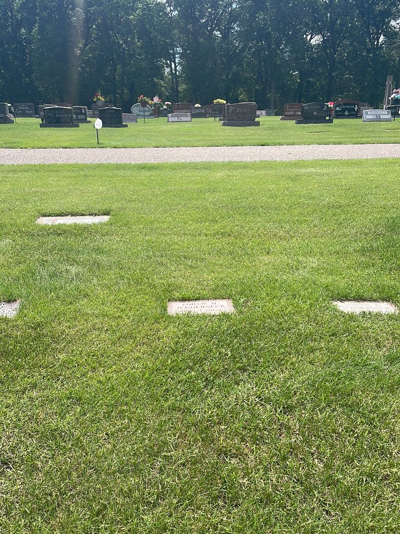 Phillip M. Jenderseck's grave. Photo 1