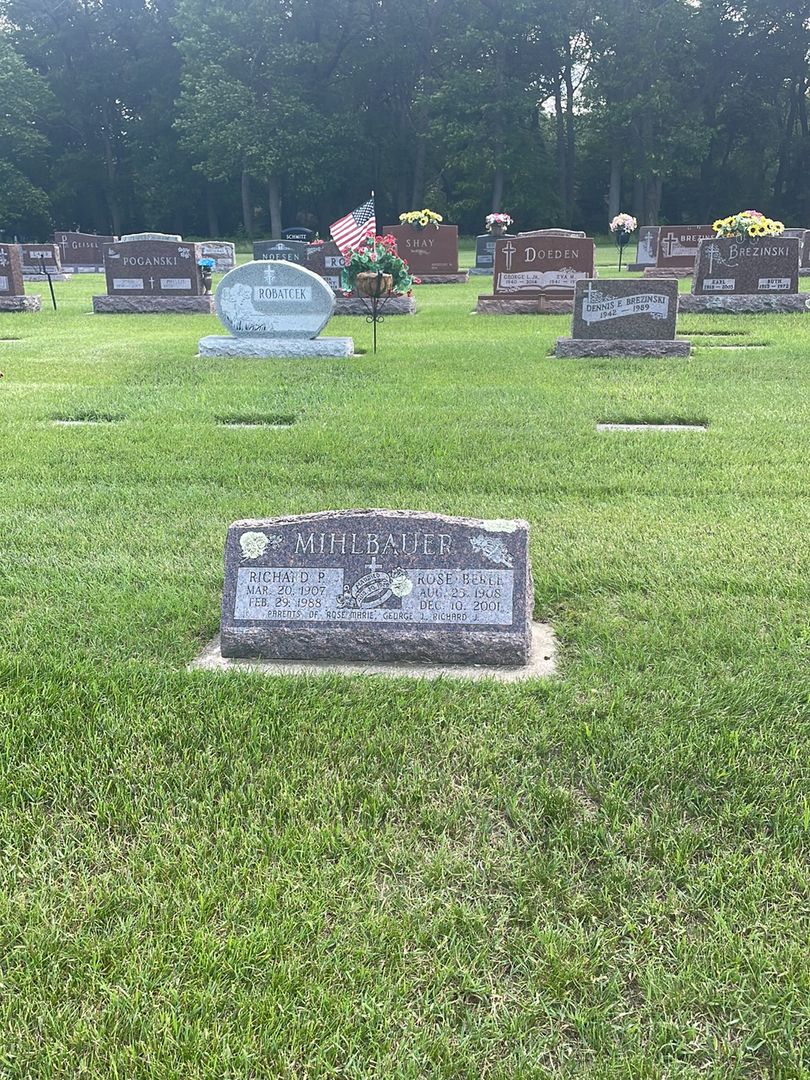 Rose Berle Mihlbauer's grave. Photo 1