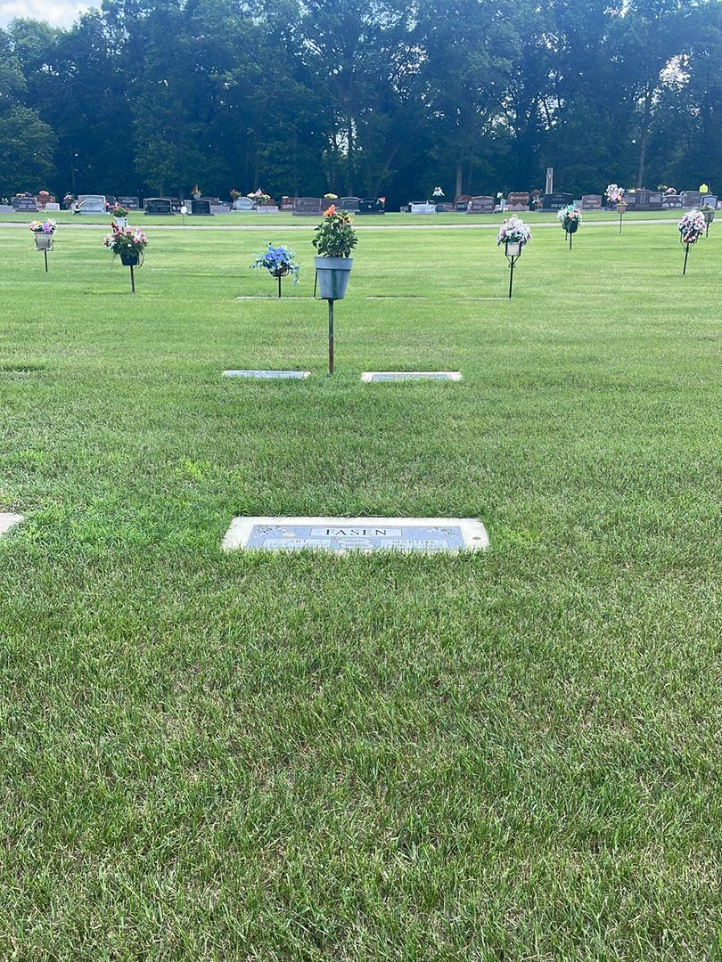 Arthur "Art" Fasen's grave. Photo 1