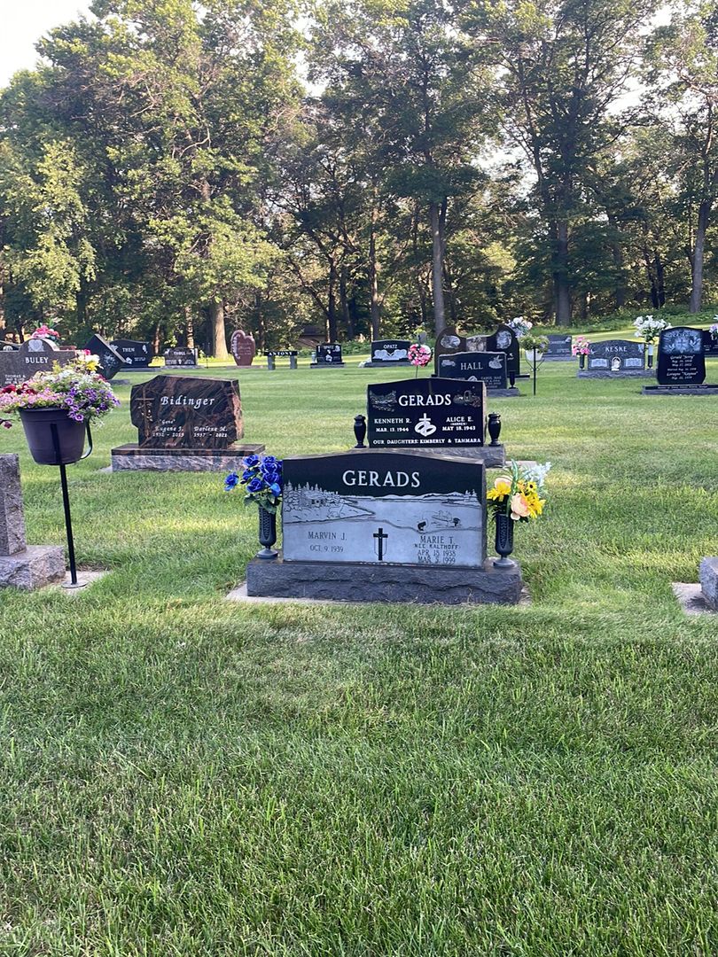 Marie T. Kalthoff Gerads's grave. Photo 1
