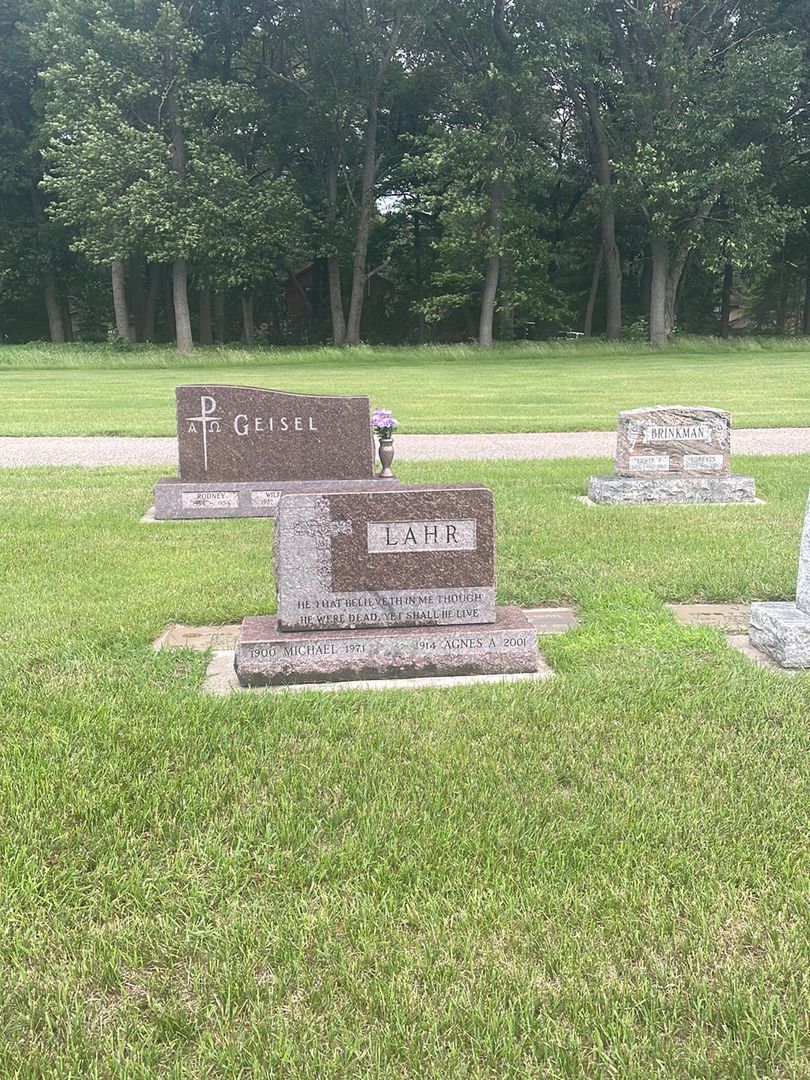 Michael Lahr's grave. Photo 1