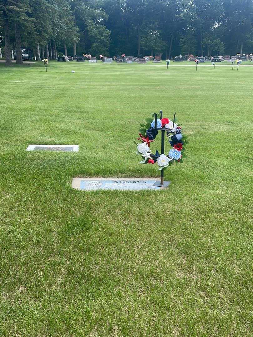 Arthur Kimmes's grave. Photo 1
