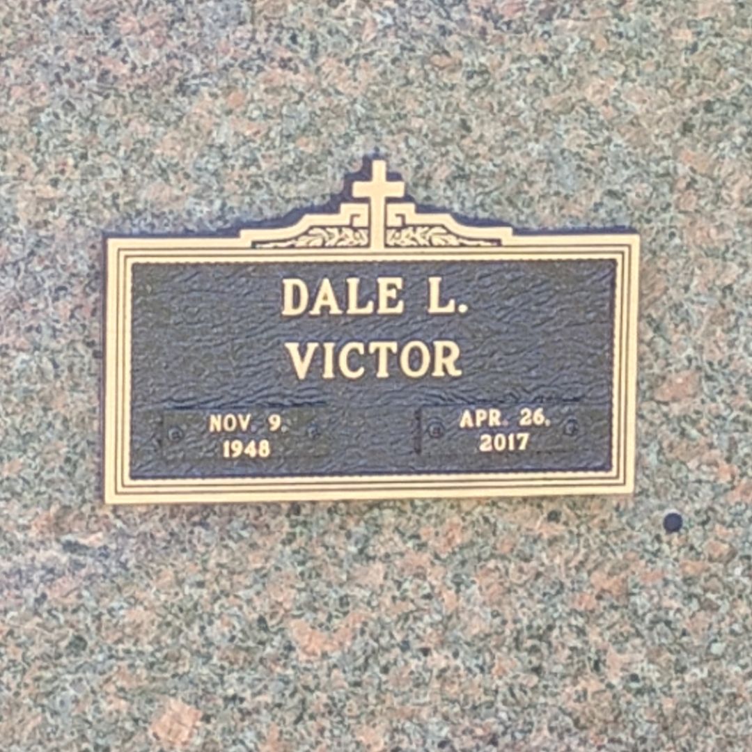 Dale L. Victor's grave