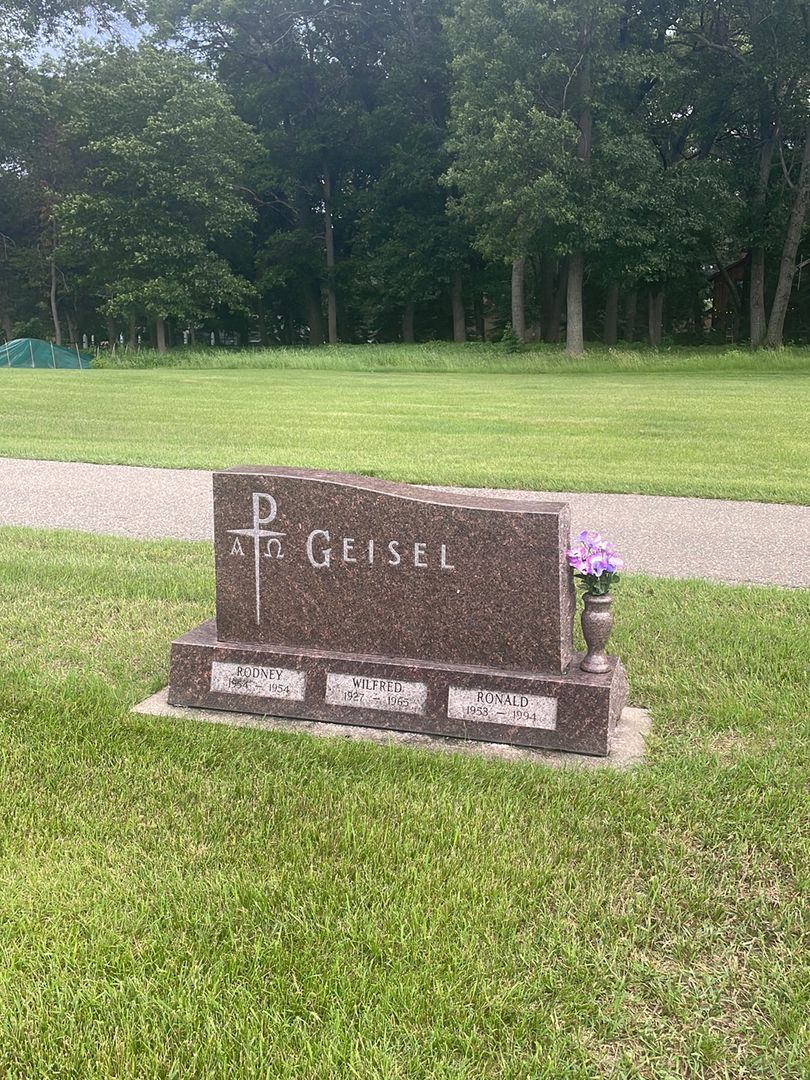 Rodney Wilfred Geisel's grave. Photo 1