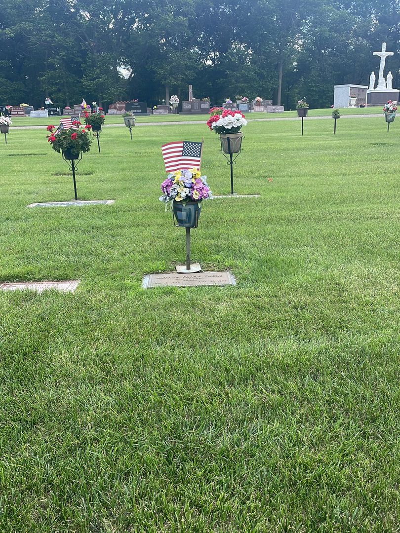 Arthur Frank Thene's grave. Photo 1