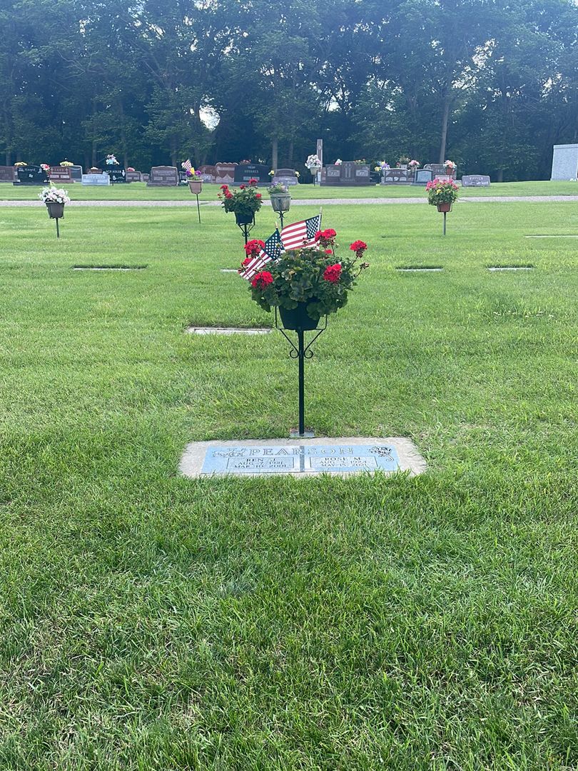 Rose M. Pearson's grave. Photo 1