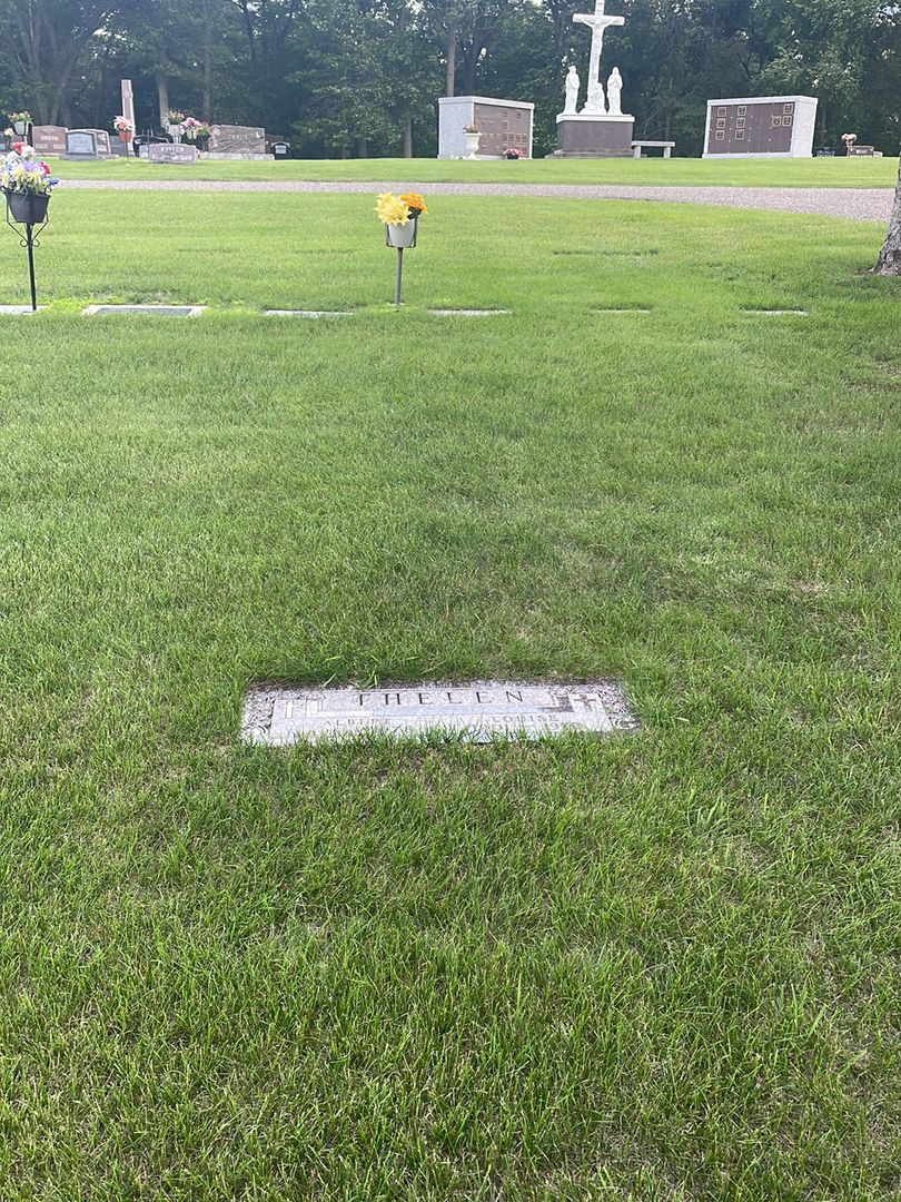 Albert Thelen's grave. Photo 1