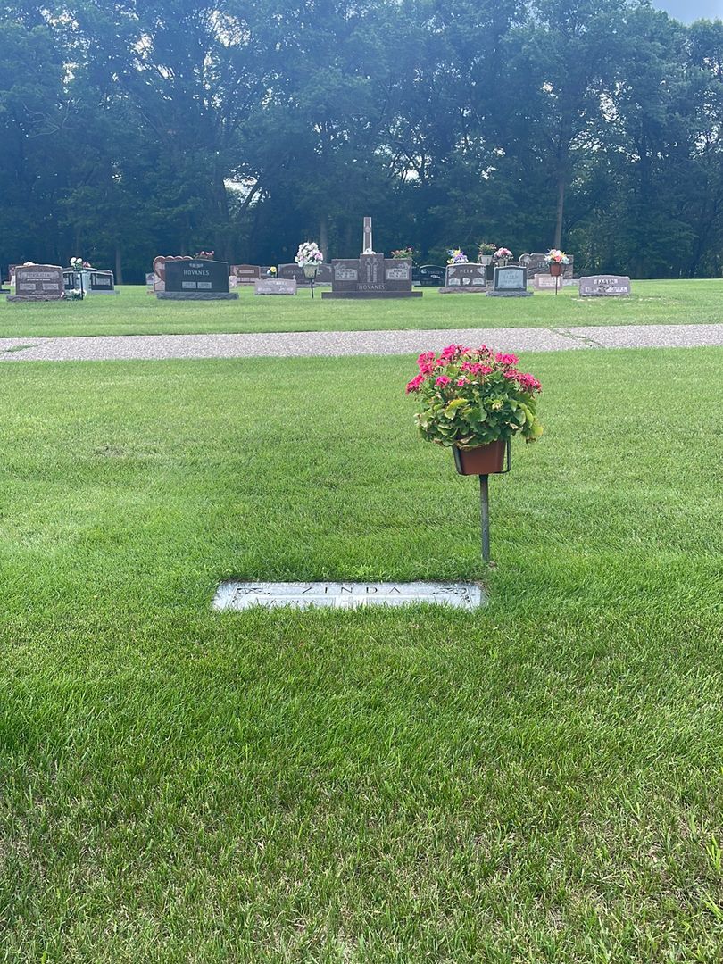 Missus/Madam Clara Zinda's grave. Photo 1